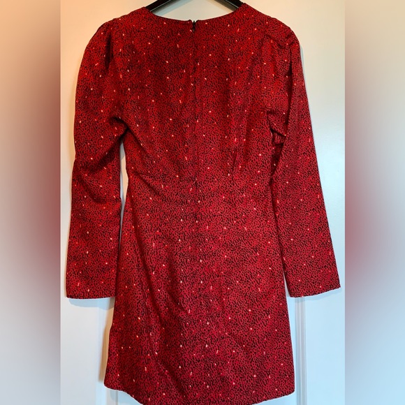 LN ZARA RUCHED FRONT DRESS. FULLY LINED. HIDDEN BACK ZIPPER. DRESS IS FITTED. - Picture 16 of 16